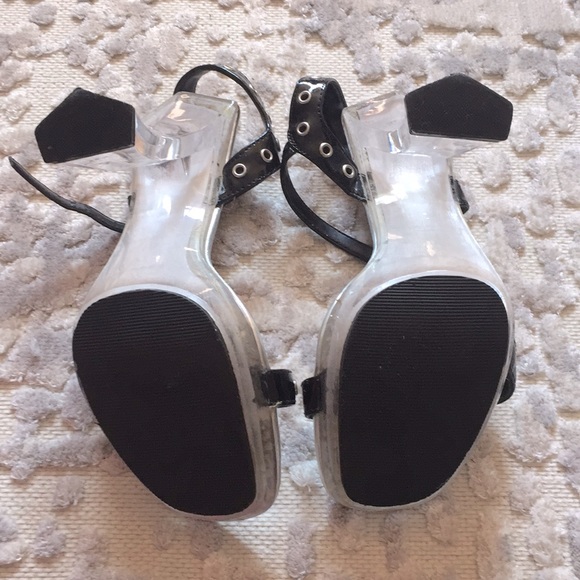 Mudd | Acrylic Faux Patent Platform Sandals - Picture 3 of 8